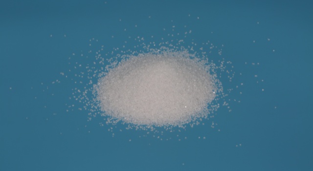 白剛玉砂在玻璃加工中的獨特價值